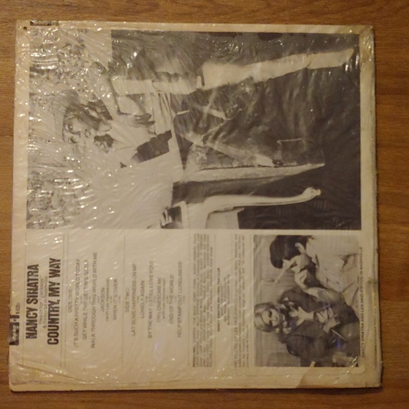 Nancy Sinatra - Picture 2 of 4